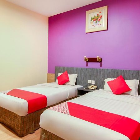 Super Oyo 43930 Hotel Esplanade Сандакан Екстер'єр фото