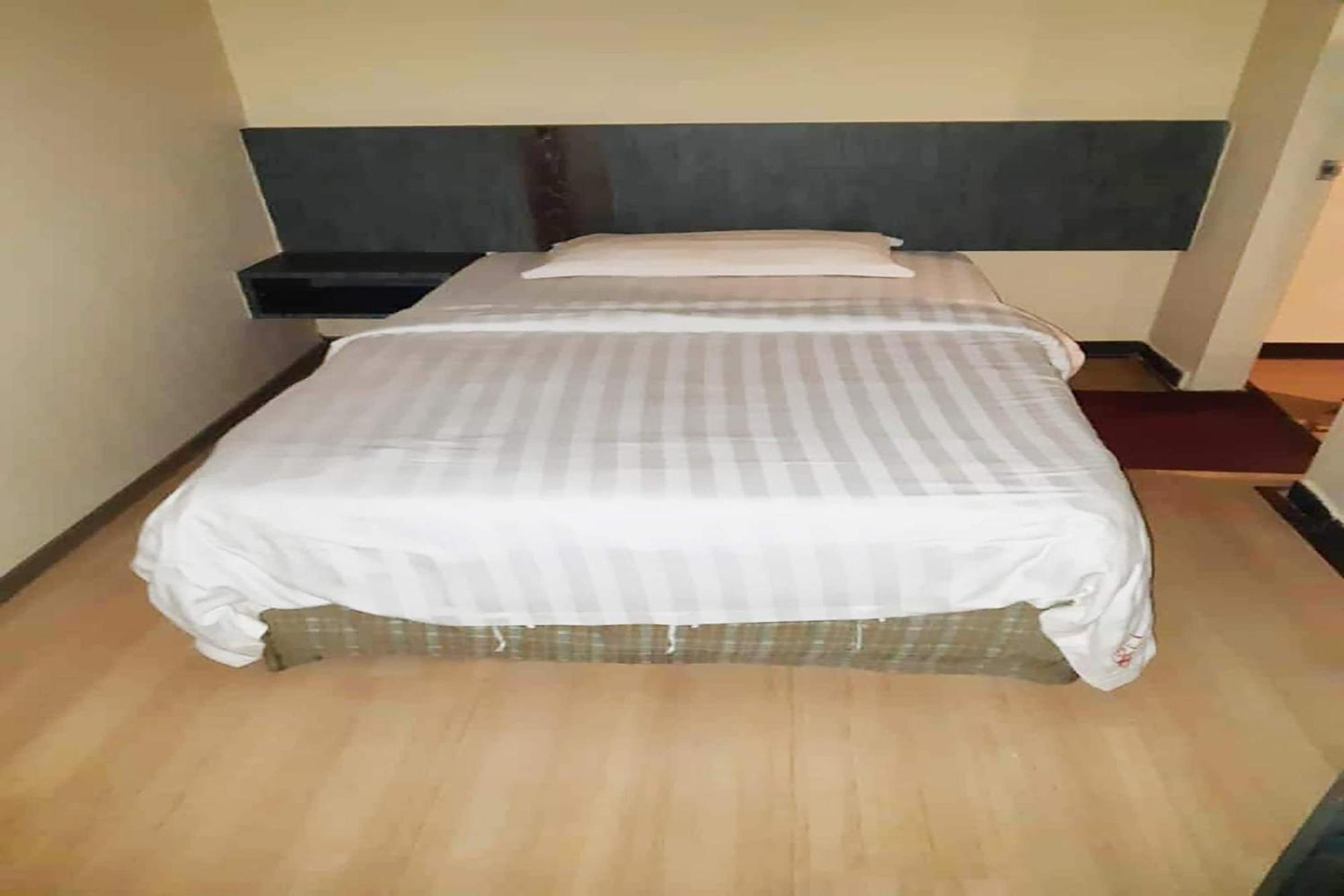 Super Oyo 43930 Hotel Esplanade Сандакан Екстер'єр фото